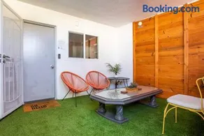 Mid Century 1BR Apt w Patio Near LAX Playa Vista Beach - Image 1