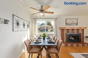 NEW! 1958 Chic Mid-Mod House - Image 3