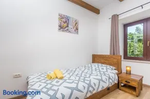 Risika Vacation House - Image 2