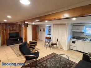 First Floor One Bedroom Apartment with Full Kitchen & Bath - Image 5