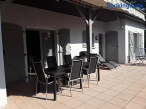 Spacieuse villa 4 étoiles, piscine privée chauffée, vaste jardin au calme de la campagne - Image 1