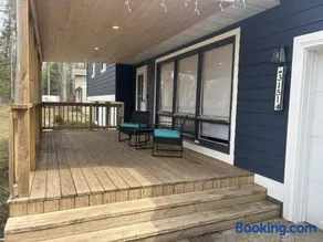 Trailside Lake Retreat - Image 2