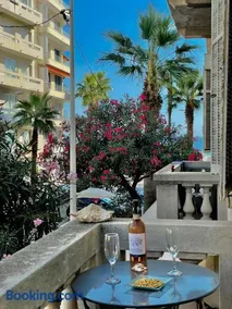 Amiral Courbet Apartment - Image 1