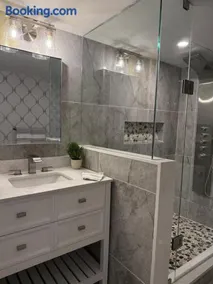 Modern & Stylish 2BR Apartment 658 - Image 2