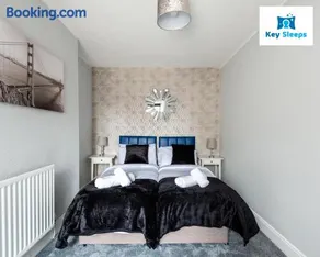 NEW Four Bedroom House By Keysleeps Short Lets Workington Contractor Leisure Beach Location Lake District - Image 4