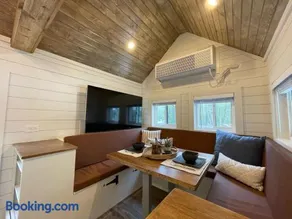 Stargazers' Retreat A Tiny Home on the Riverside - Image 4