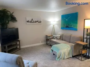 Quiet cozy centrally located furnished apt #2 - Image 1