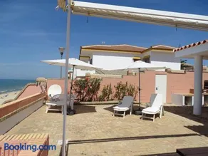 Chalet primera línea de playa - Image 1