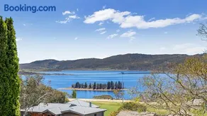 Candlebark Retreat - Image 2