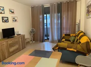 Precioso piso cerca de playa Fenals con 2 piscinas y terraza - Image 3