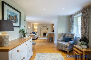 Bank House - Image 4
