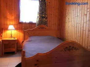 Chalets indépendants avec jardin et jeux d'enfants - Image 4