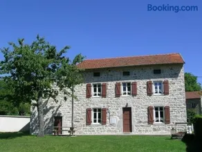 Gîte spacieux à La Guillermie, animaux acceptés, jardin - Image 1