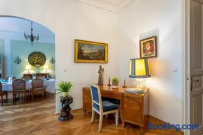 Spacious apartment in Budapest city centre with fireplace - Image 2