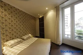 Apartment with parking in Nice near the harbor - Image 1