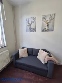 Petit studio dans la rue du Château - Image 1