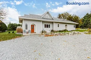 Spacious country home with water views - near beach & Acadia National Park - Image 2