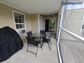 Work Group and Family Friendly! 3 Bedroom House with screened in porch - Image 2