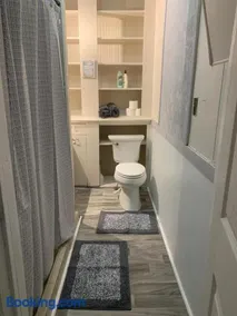 Ashley's Lounge and stay - Image 2
