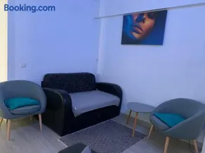 Black&White Suites - Image 3