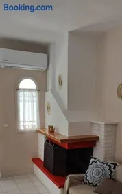 Sunny Apartment in Paralia - Image 3