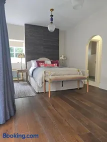 Accommodation in Dorset, Sherborne - Image 2