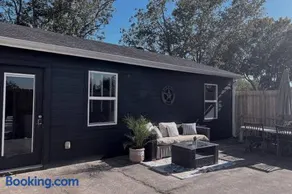 Quiet, Cozy Guesthouse with privacy - Image 1