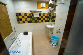 Manas Ac Rooms - Image 5