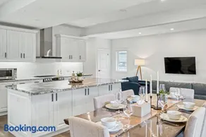 Luxury Family Home Near Niagara Falls - Image 3