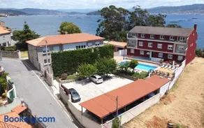 Apartamentos Sinás Playa - Image 2