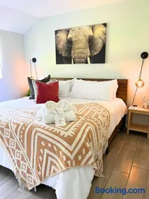 Luxury 4BR, Sleeps 12, Heated Pool, Near Universal Studios - Image 5