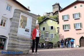 Zweizimmer-Wohnung mit Schlossblick - Image 2