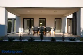Moonlight City Villa - Image 2