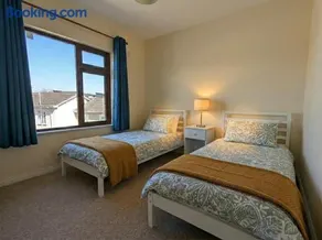 Peaceful 2-Bedroom Tramore Home with Wood Burning Stove and Sunny Balcony, Short Walk to Beach, Pet Friendly - Image 5
