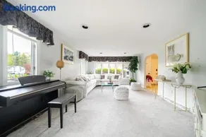 Luxury 6BR Single House Family Retreat - Parking 35 - Image 5