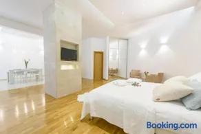Deluxe Beach Apartments Renata - Image 3