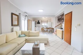 Sofia's seaview house - Image 2