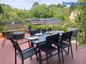 Haut de villa avec terrasse privative jardin et parking tout près des plages - Image 3