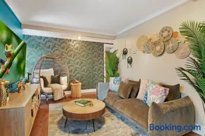 Elmwood Park Jungle Oasis with 2 Car Garage Near Downtown - Image 1