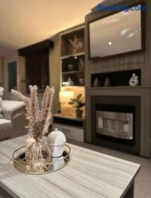 Luxurious 2 Bedroom Caravan - Image 2