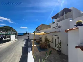 Chiaia Di Rose Seaside Suite - Image 2
