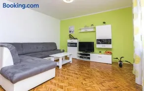 Five-Bedroom Holiday Home In Suhovare - Image 4