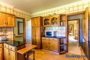 Picturesque Costa Brava Countryside Villa - Image 2