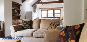 Saffron Cottage - Image 1