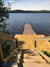 Well-appointed Adirondack cabin directly on 9-mile lake - Image 5