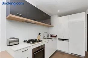 Sandy Hill apartment, Sandringham - Image 2