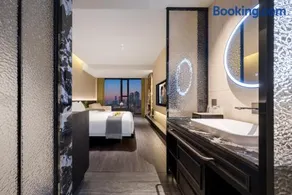 千合智选假日酒店江北嘴洪崖洞店Qianhe Smart Choice Holiday Hotel, Hongya Cave Branch, Jiangbei Zhu District - Image 2