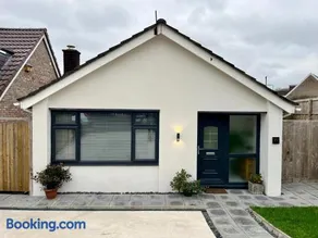 Modern Bungalow - Holiday or Contractors - Driveway Parking - Image 1