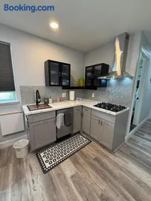 Private Luxury Apartment Near IKEA, Gated Parking - Image 3