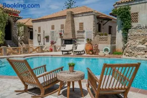 Garden Village Exclusive Suite - Image 1